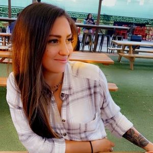 Meet your Posher, Chloe